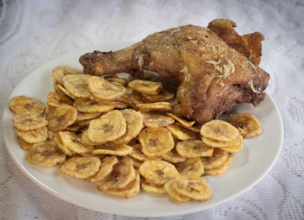 Pollo con chicharritas