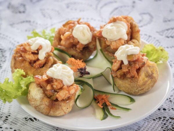 Tostón relleno con camarones